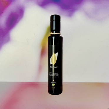 Olio extravergine di olive con olio essenziale di Basilico